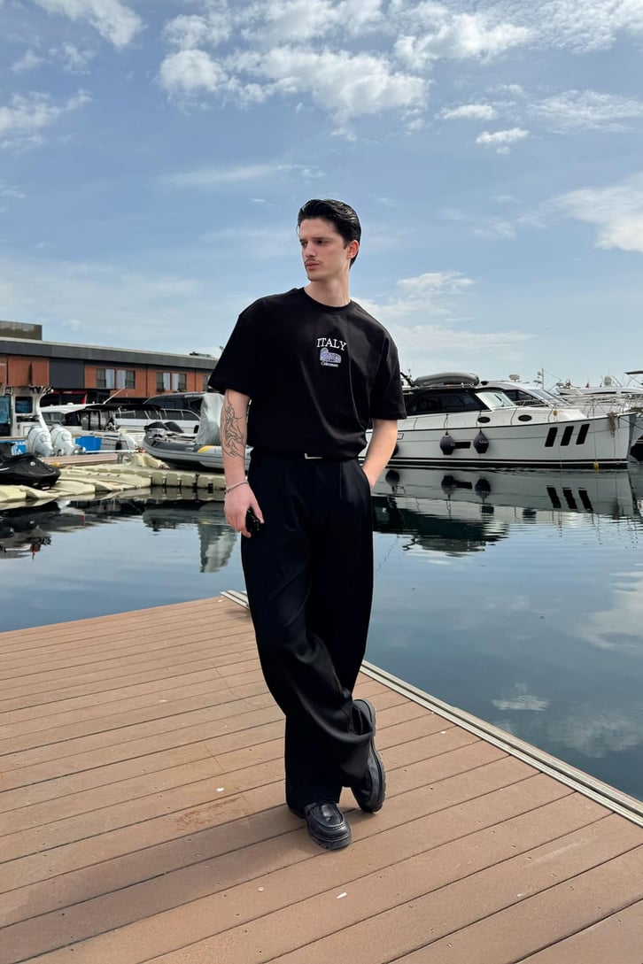 İtaly Nakışlı Oversize Tişört