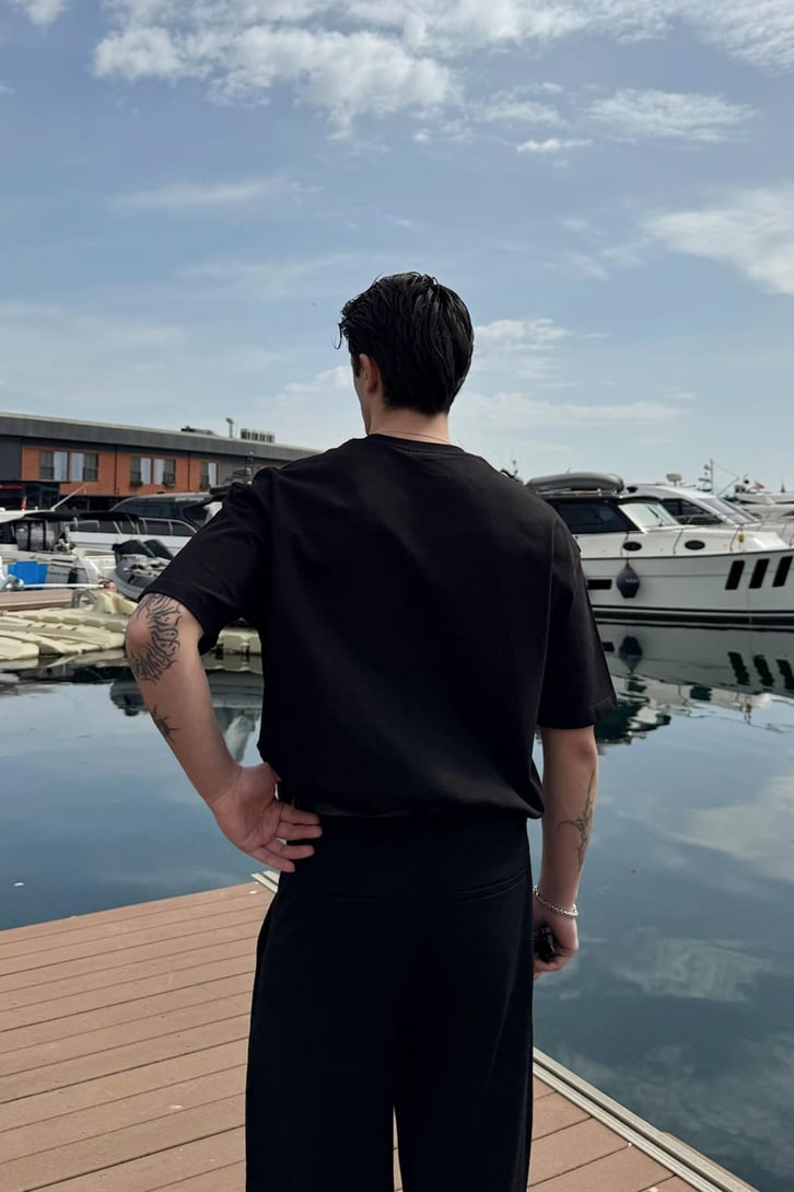 İtaly Nakışlı Oversize Tişört