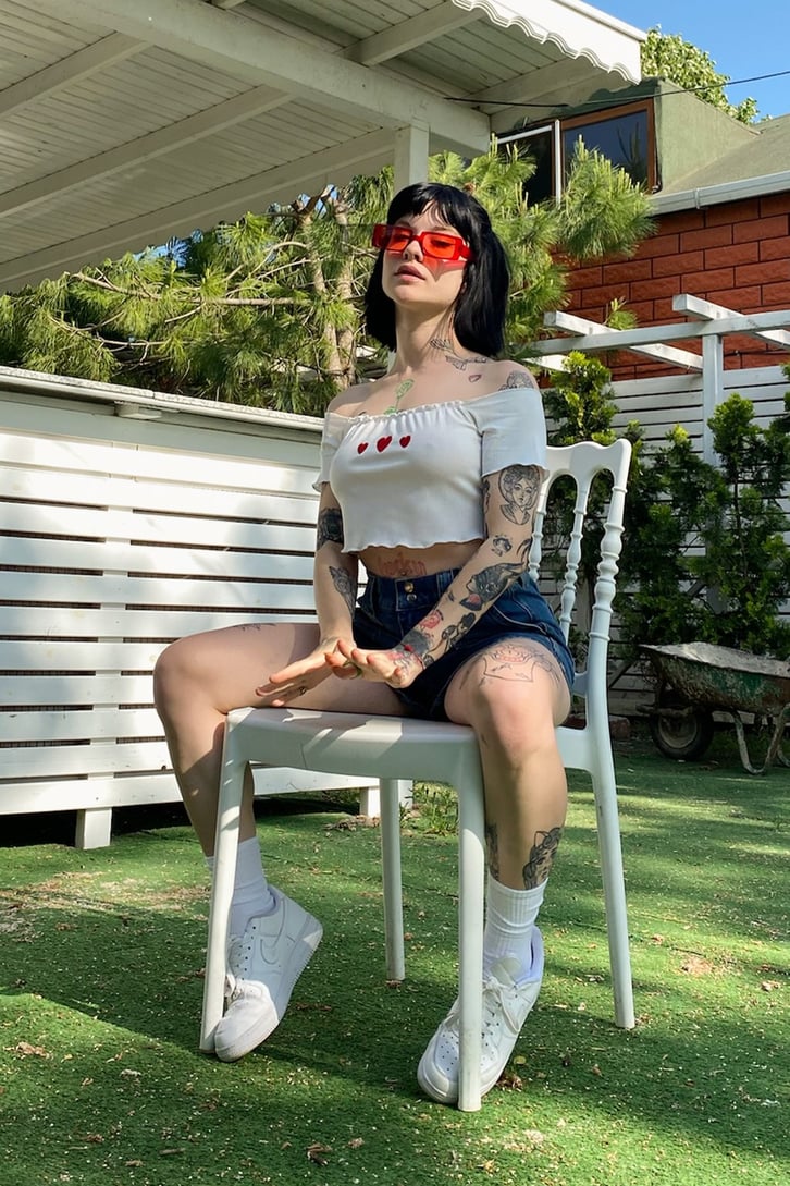 Kalp Nakışlı Beyaz Crop