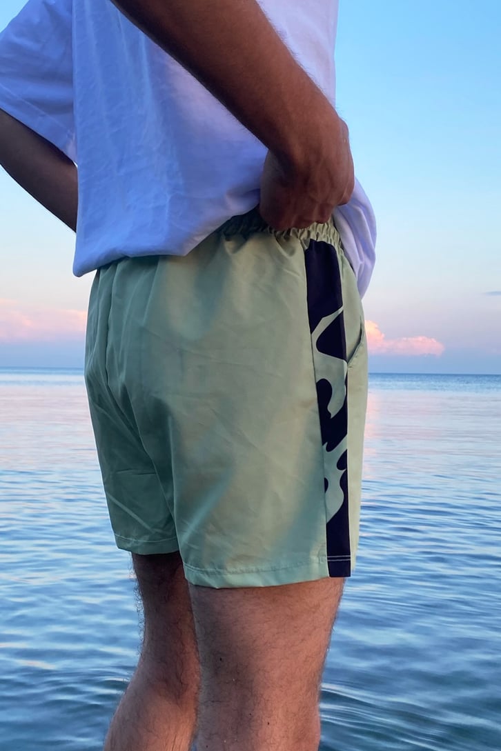 Kamuflaj Detay Yeşil Deniz Şortu