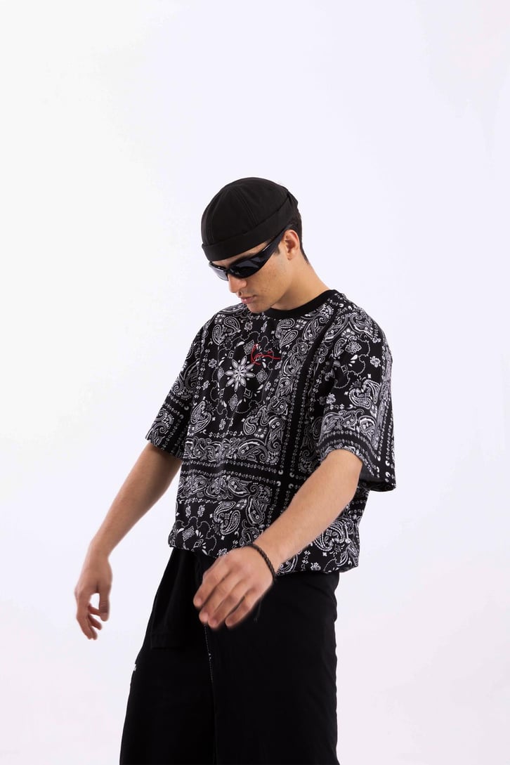 Kani Nakışlı Bandana Desen Oversize Tshirt