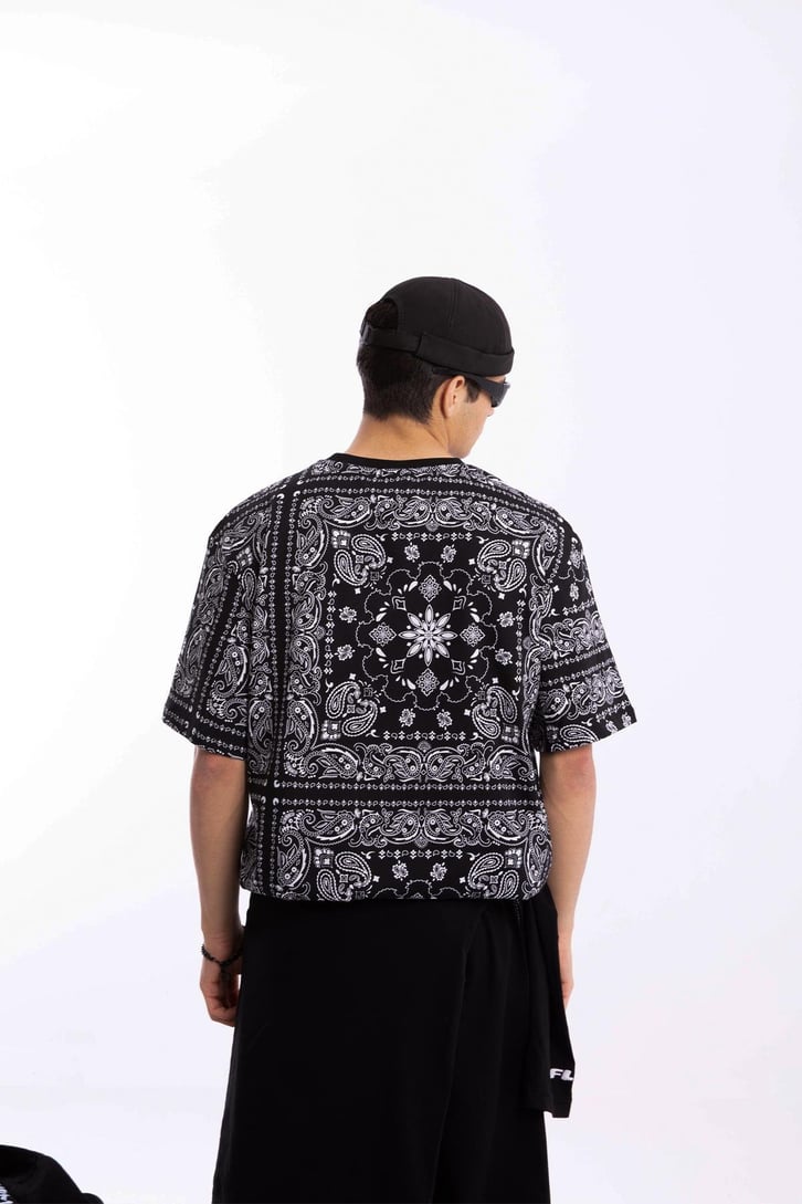 Kani Nakışlı Bandana Desen Oversize Tshirt