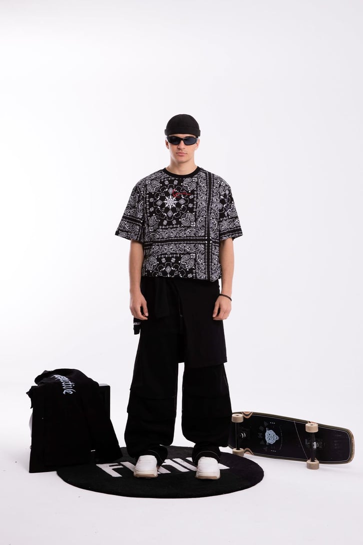 Kani Nakışlı Bandana Desen Oversize Tshirt