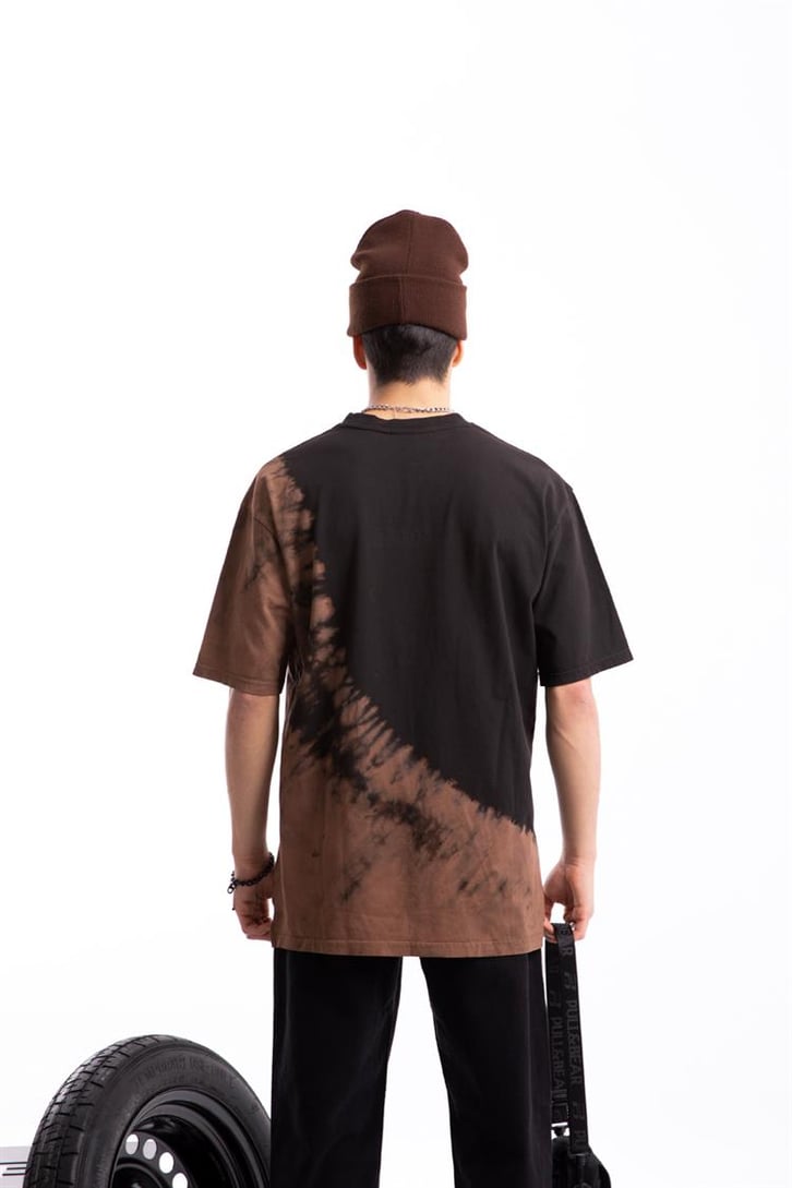 Kani Nakışlı Batik Desen Siyah Oversize Tişört