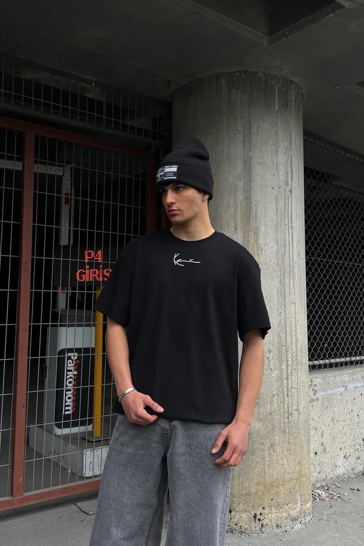Kani Nakışlı Siyah Oversize Tişört