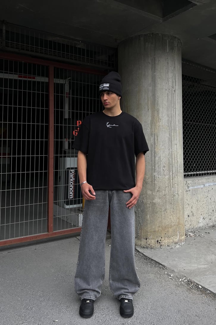 Kani Nakışlı Siyah Oversize Tişört
