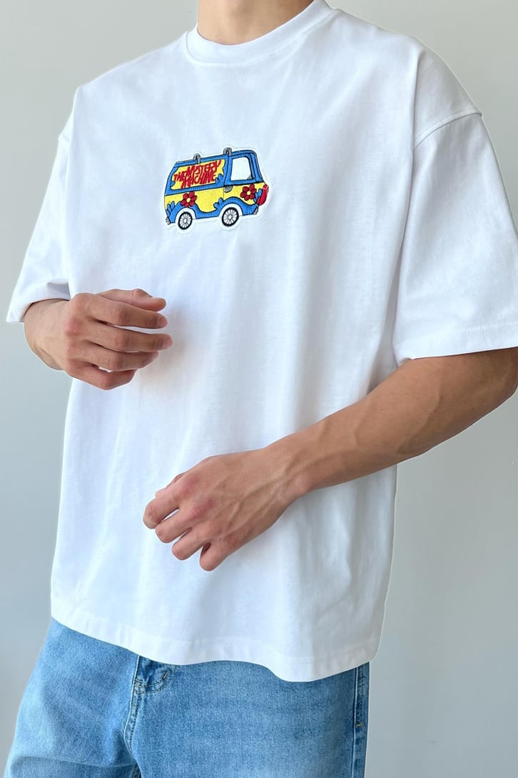 Karavan Nakışlı Beyaz Oversize Tişört