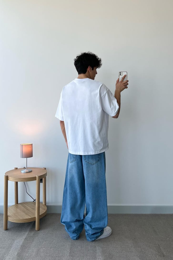 Karavan Nakışlı Beyaz Oversize Tişört