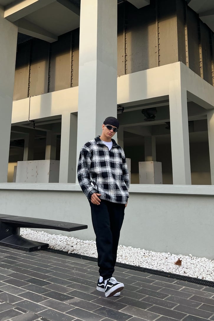 Kareli Half-Zip Siyah Peluş Sweatshirt