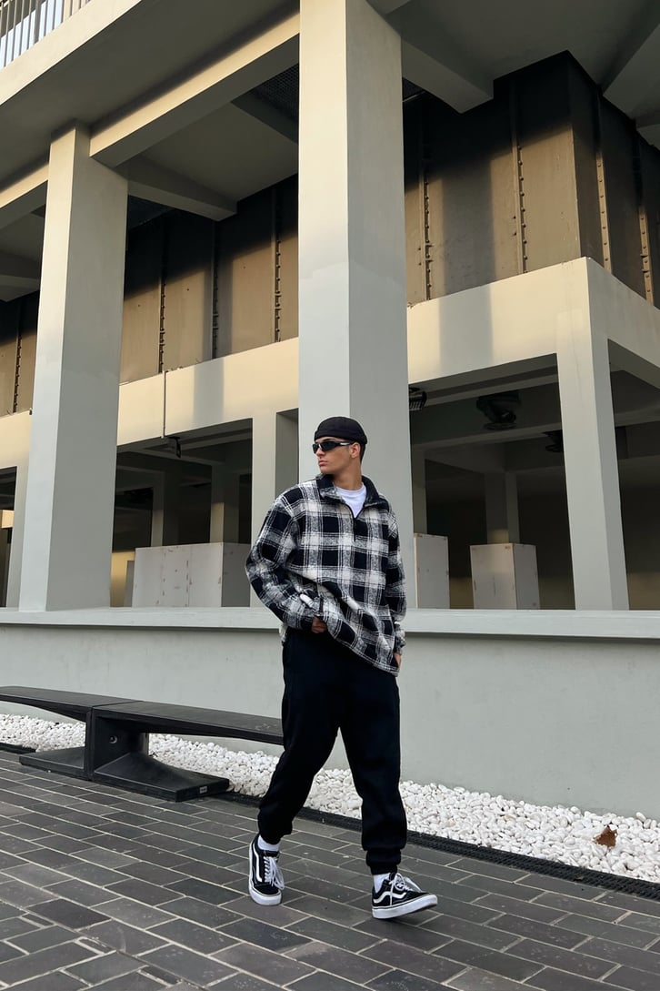 Kareli Half-Zip Siyah Peluş Sweatshirt