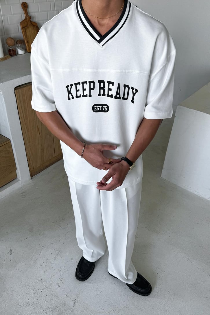 Keep Ready V Yaka Tişört