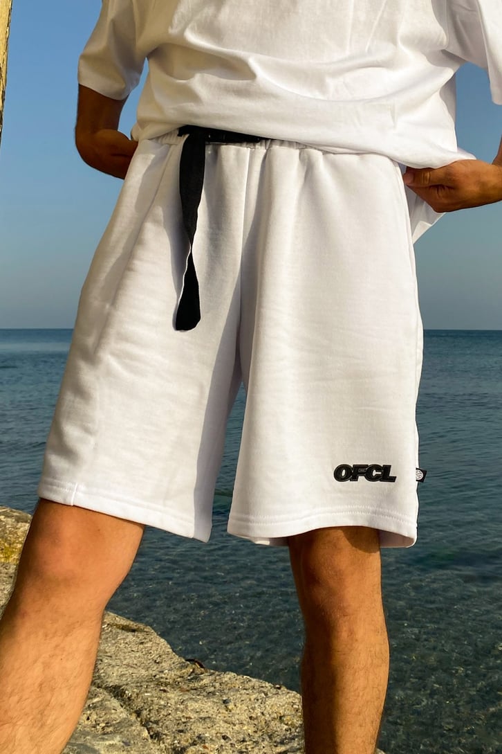 Kemer Detaylı Ekru Şort