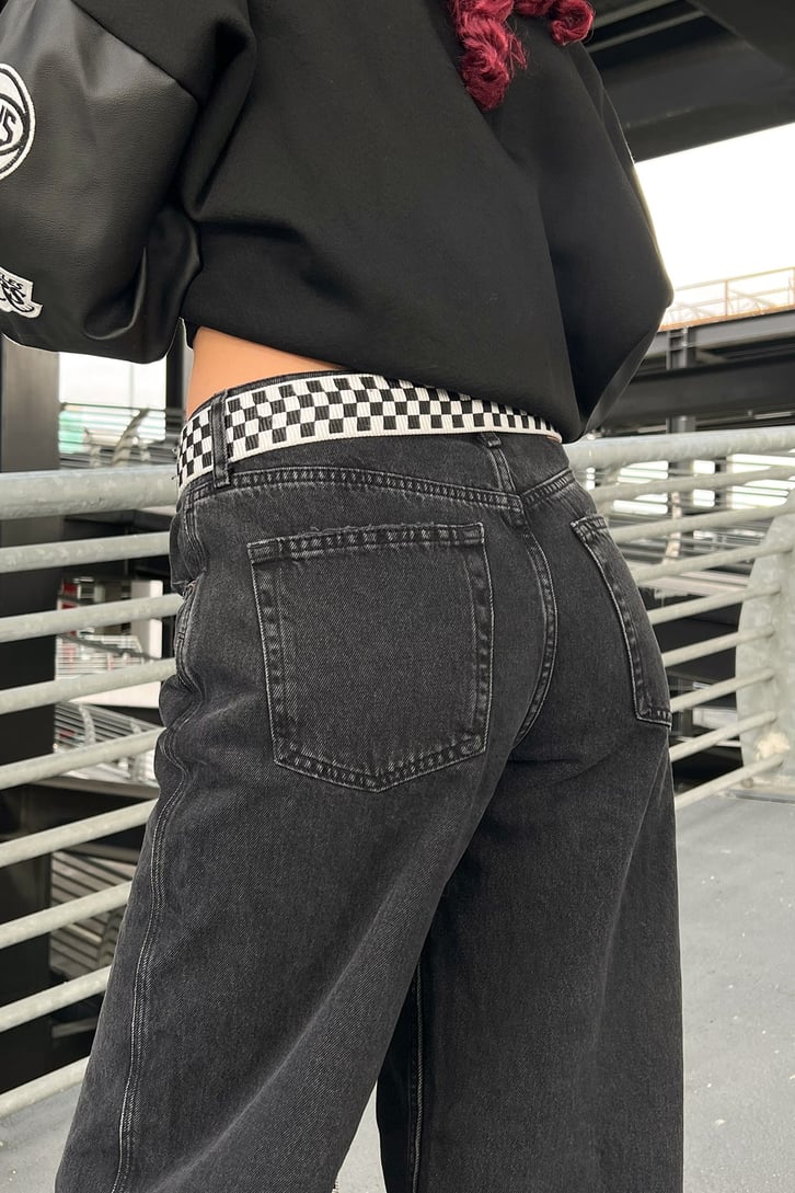 Kesik Paça Detay Siyah Baggy Jean