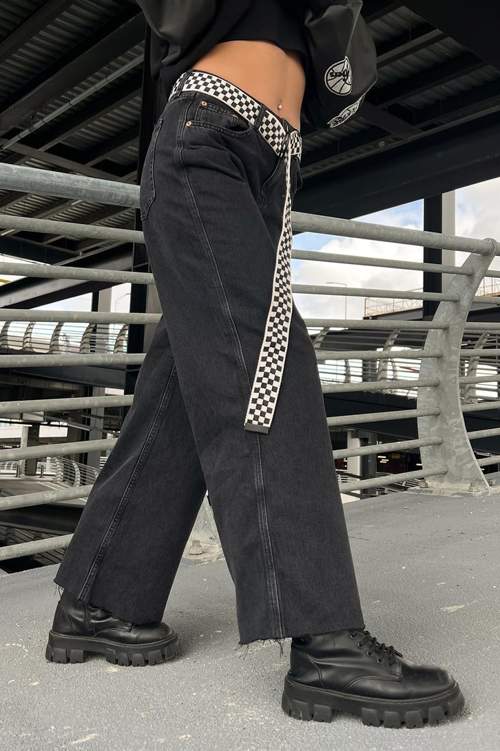 Kesik Paça Detay Siyah Baggy Jean
