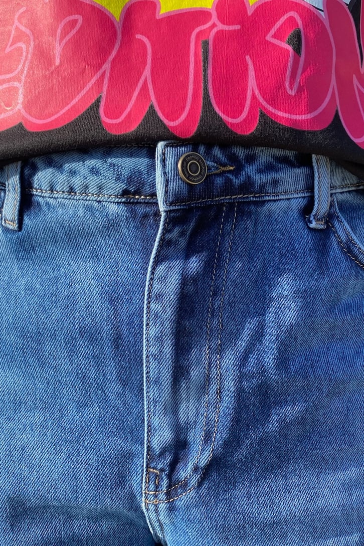 Kesik Paça Detaylı Mavi Baggy Jean