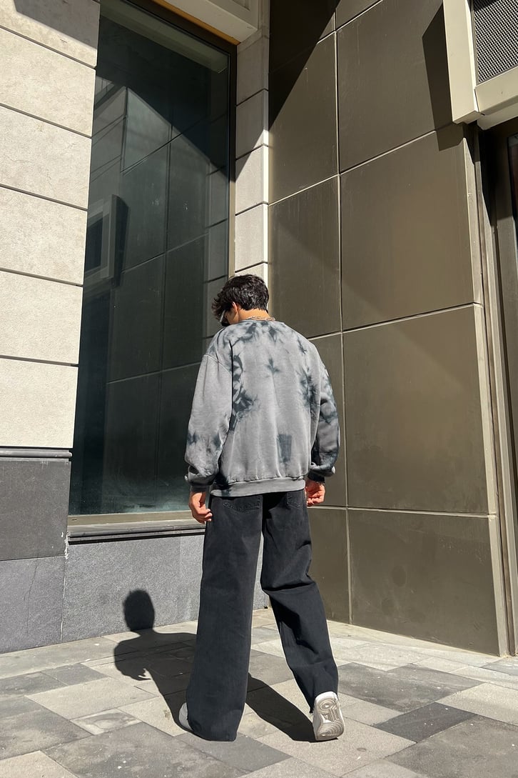 Kesik Paça Detaylı Siyah Baggy Jean