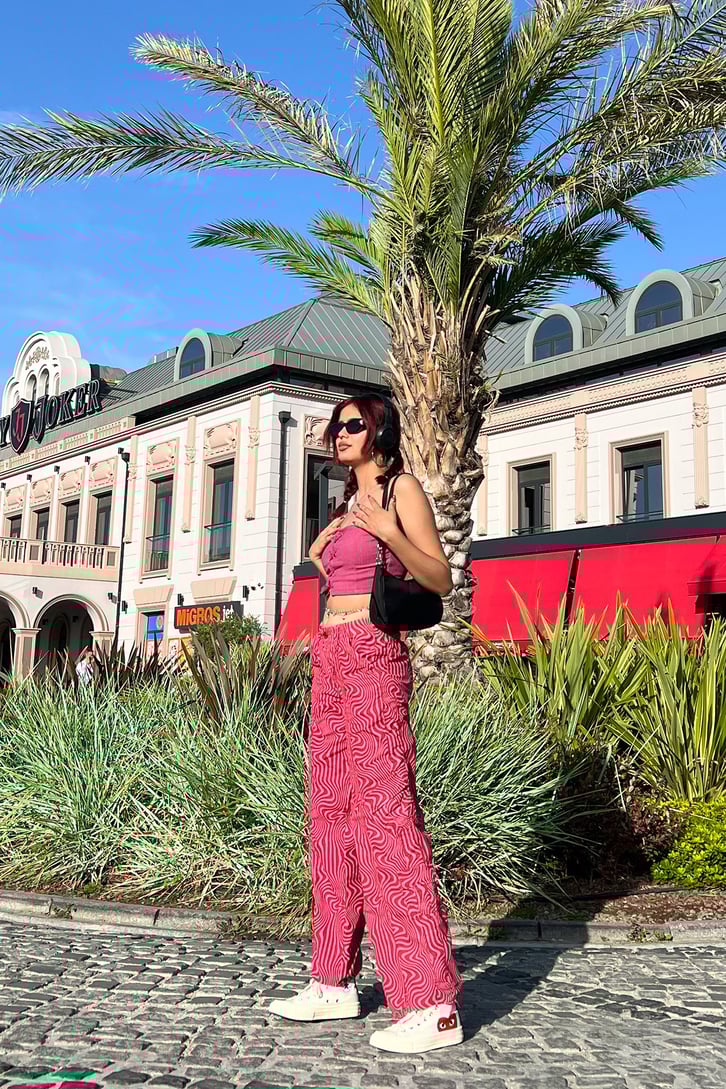 Kesik Paça Kargo Cepli Pembe Baggy Pantolon