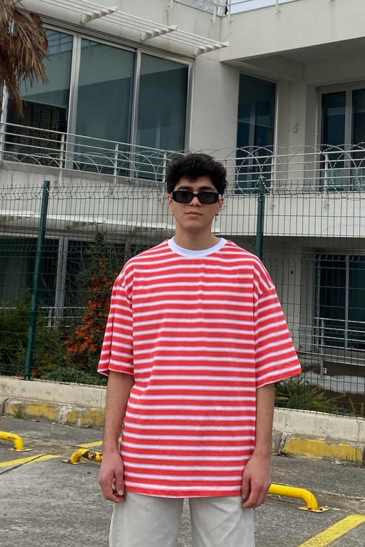 Kırmızı Beyaz Çizgili Oversize Basic Tshirt