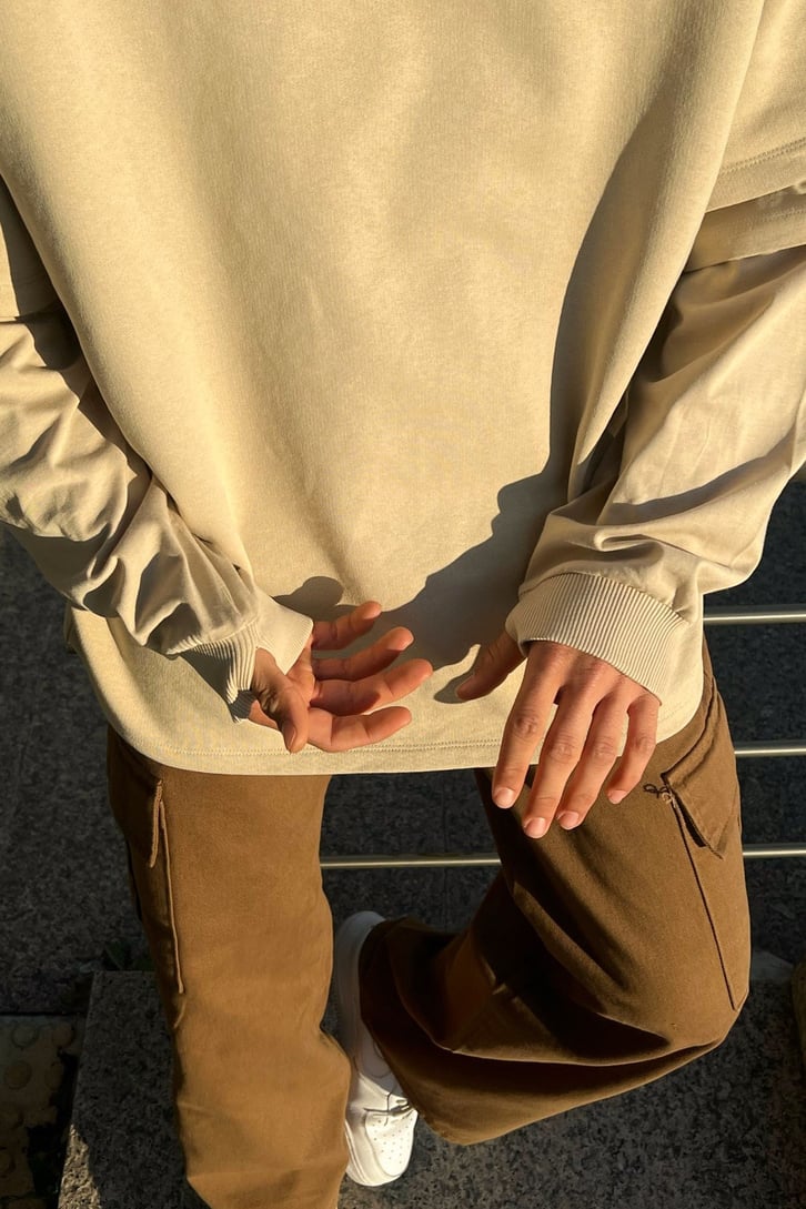 Kol Detaylì Bej Oversize Sweatshirt