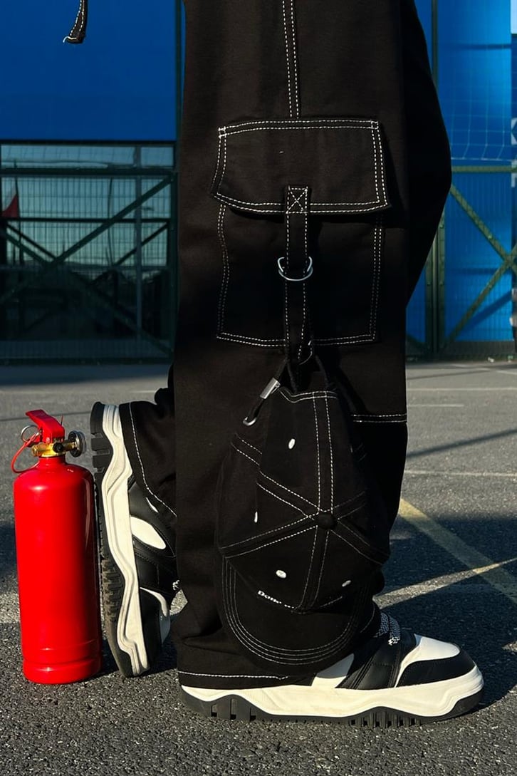 Kontrast Dikiş Cepli Siyah Baggy Jean