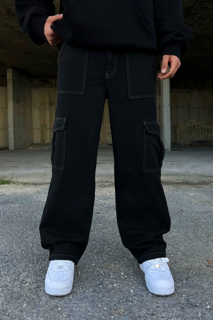 Kontrast Dikişli Cepli Siyah Baggy Jean