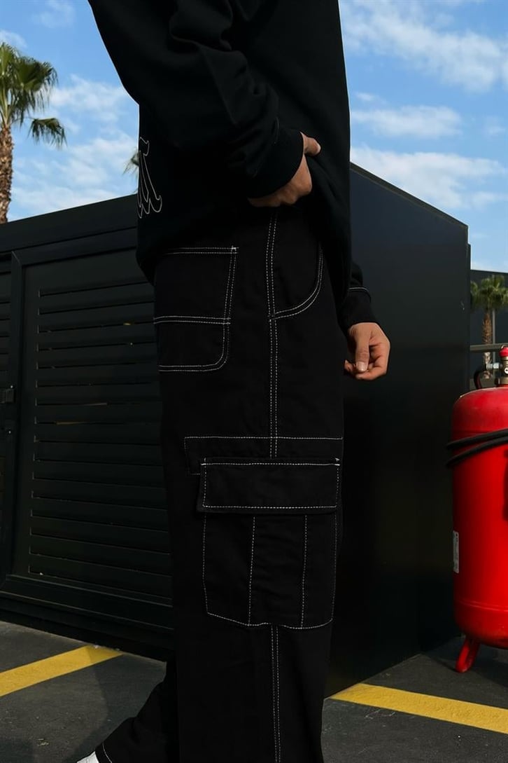 Kontrast Dikişli Cepli Siyah Baggy Jean