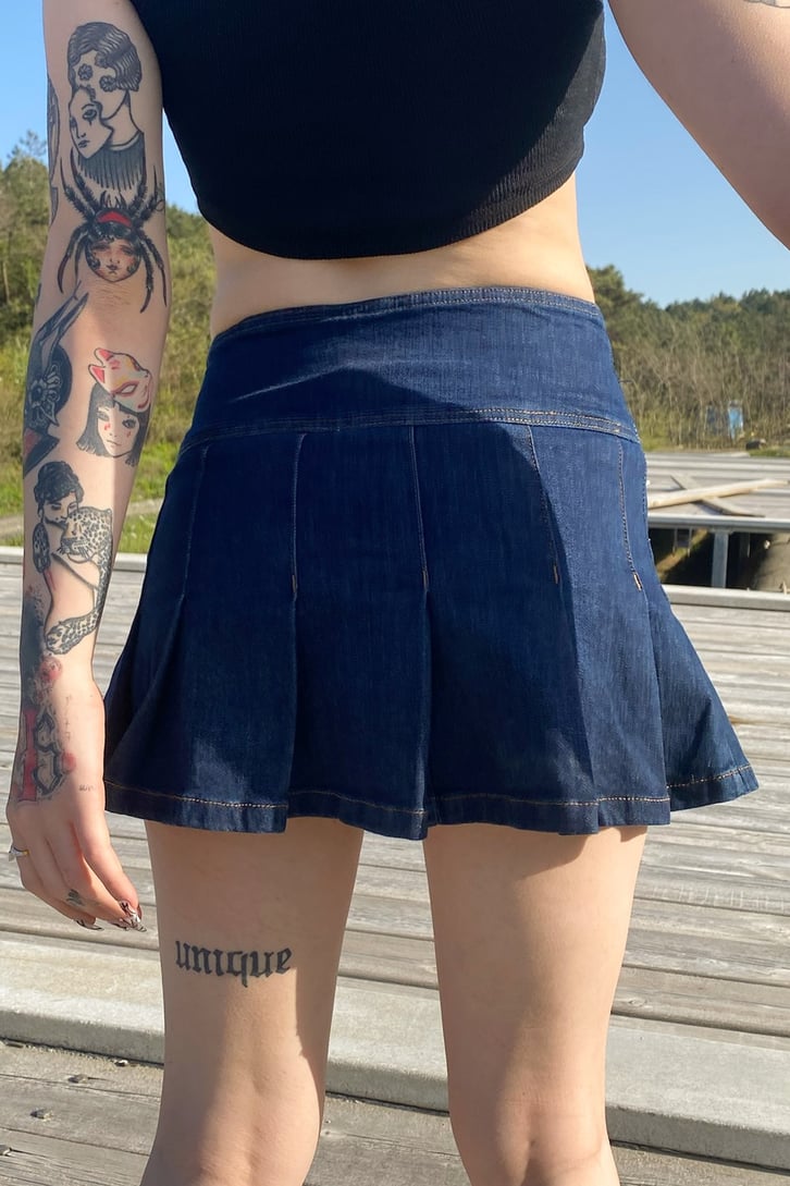 Koyu Mavi Pileli Mini Denim Etek