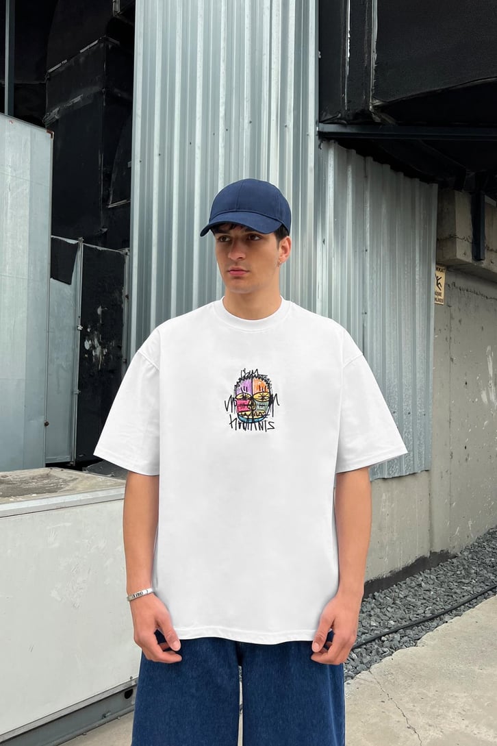 Kübizm Nakışlı Beyaz Oversize Tişört