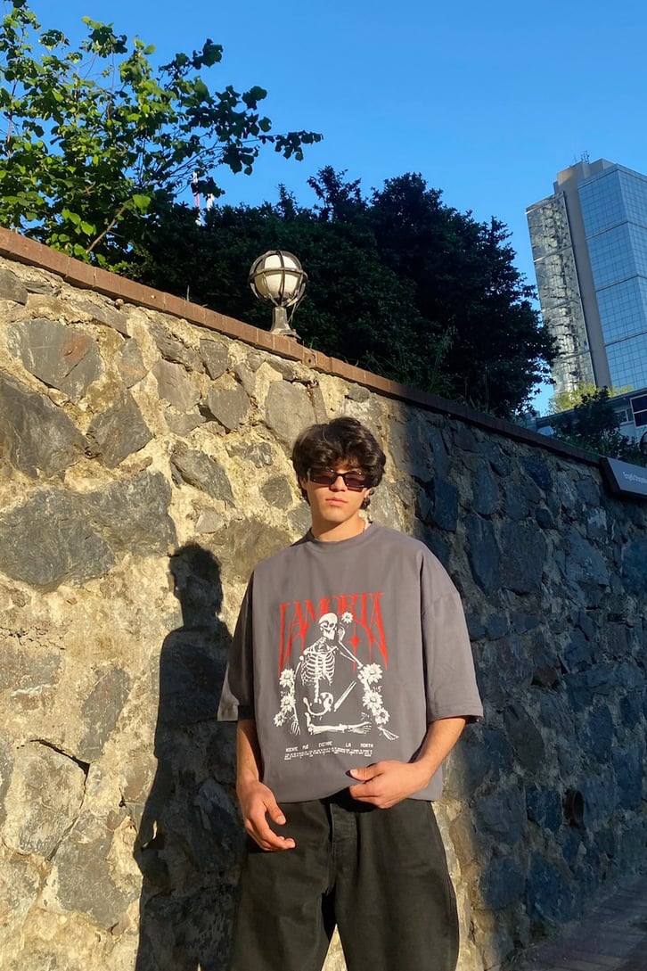 Lamorta Baskılı Gri Oversize Tshirt