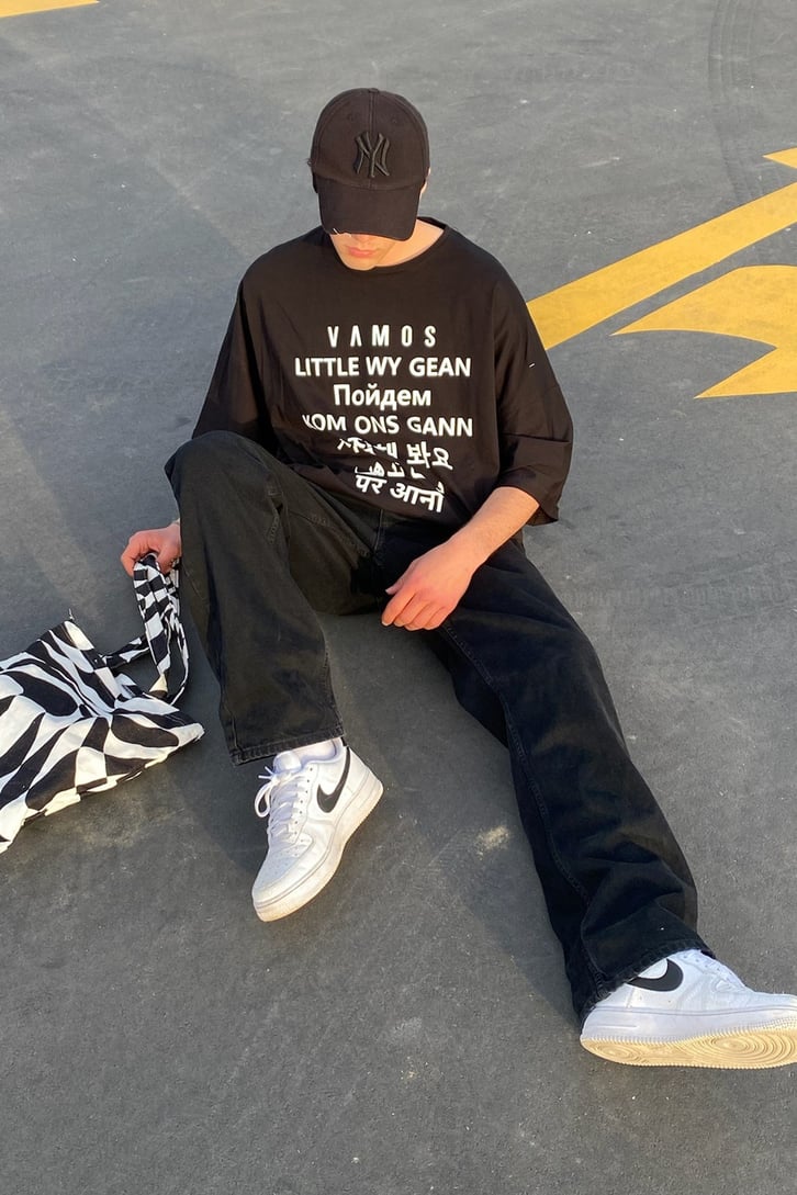 Languages Baskılı Oversize Siyah Tshirt