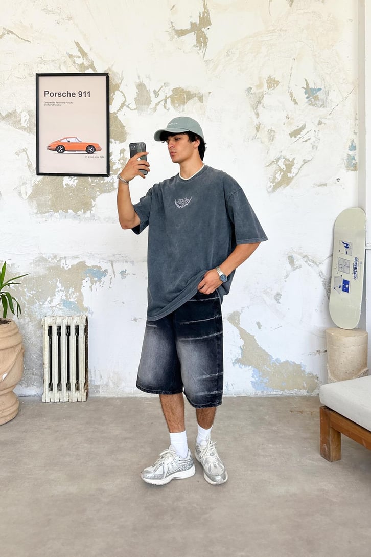 Laurel Wreath Nakışlı Acid Wash Oversize Tişört