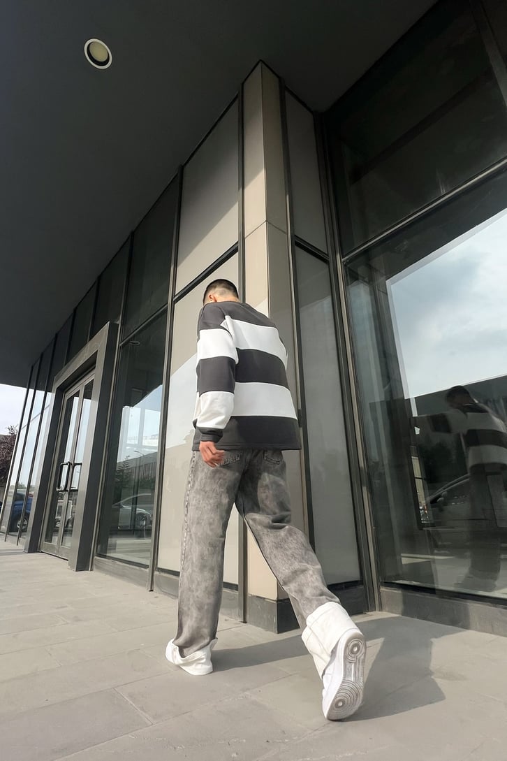 Leg Detail Gri Acid Wash Baggy Jean
