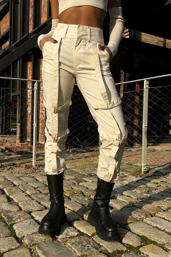 Leg Detail Krem Pantolon