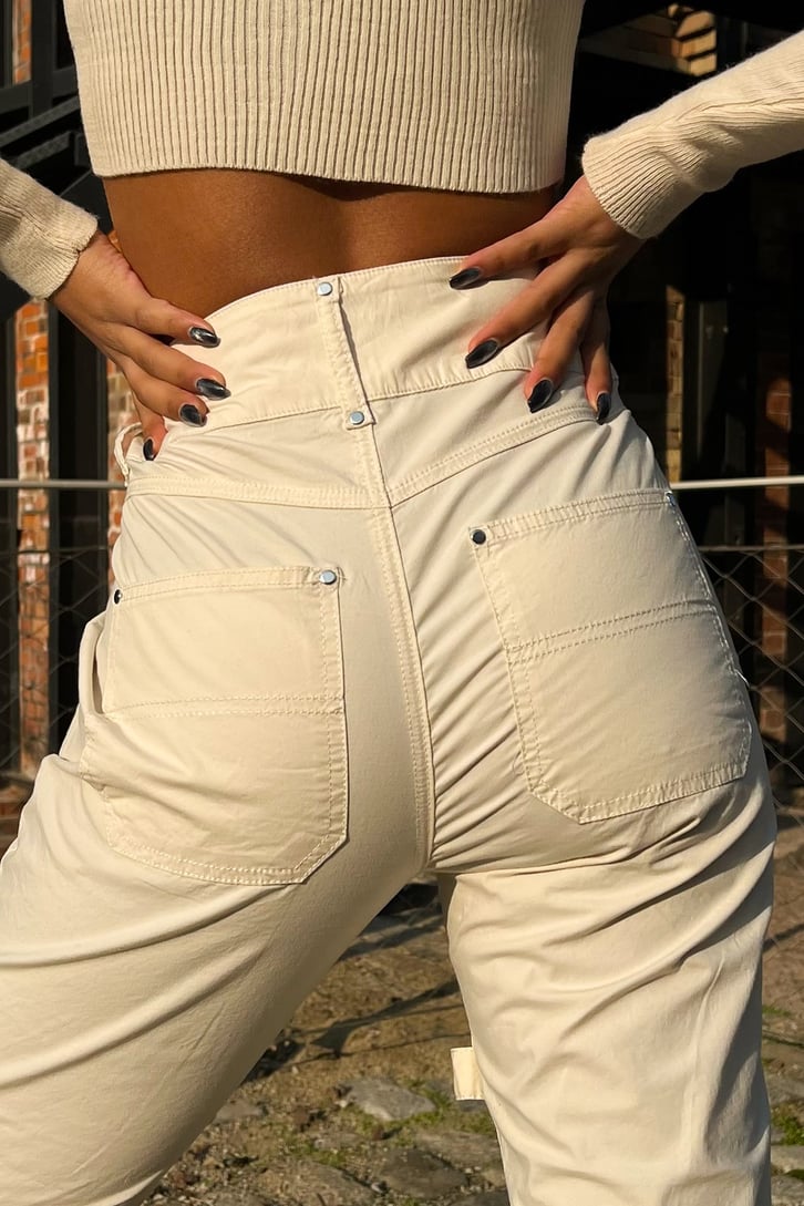 Leg Detail Krem Pantolon