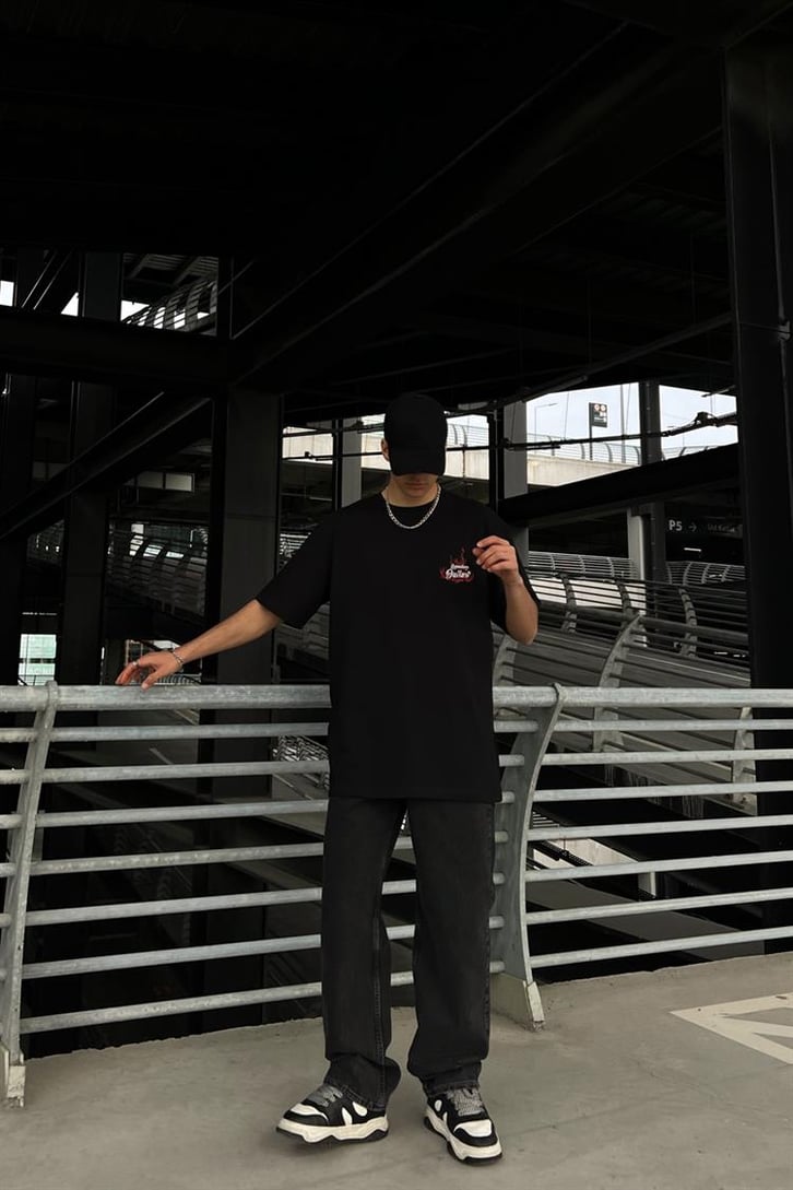 Legendary Outlaw Siyah Oversize Tişört