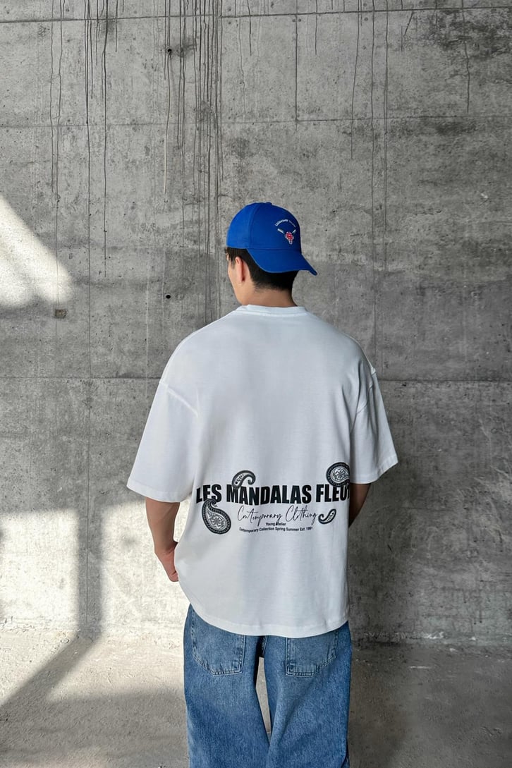 Les Mandalas Baskılı Beyaz Oversize Tişört