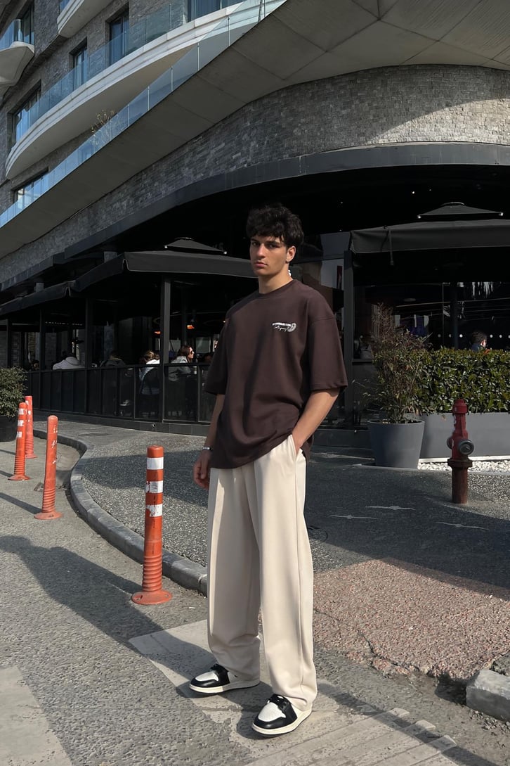 Les Mandalas Baskılı Kahverengi Oversize Tişört