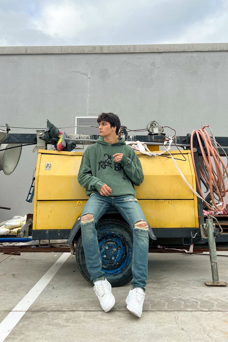 Letter Nakışlı Yıkamalı Yeşil Oversize Sweatshirt