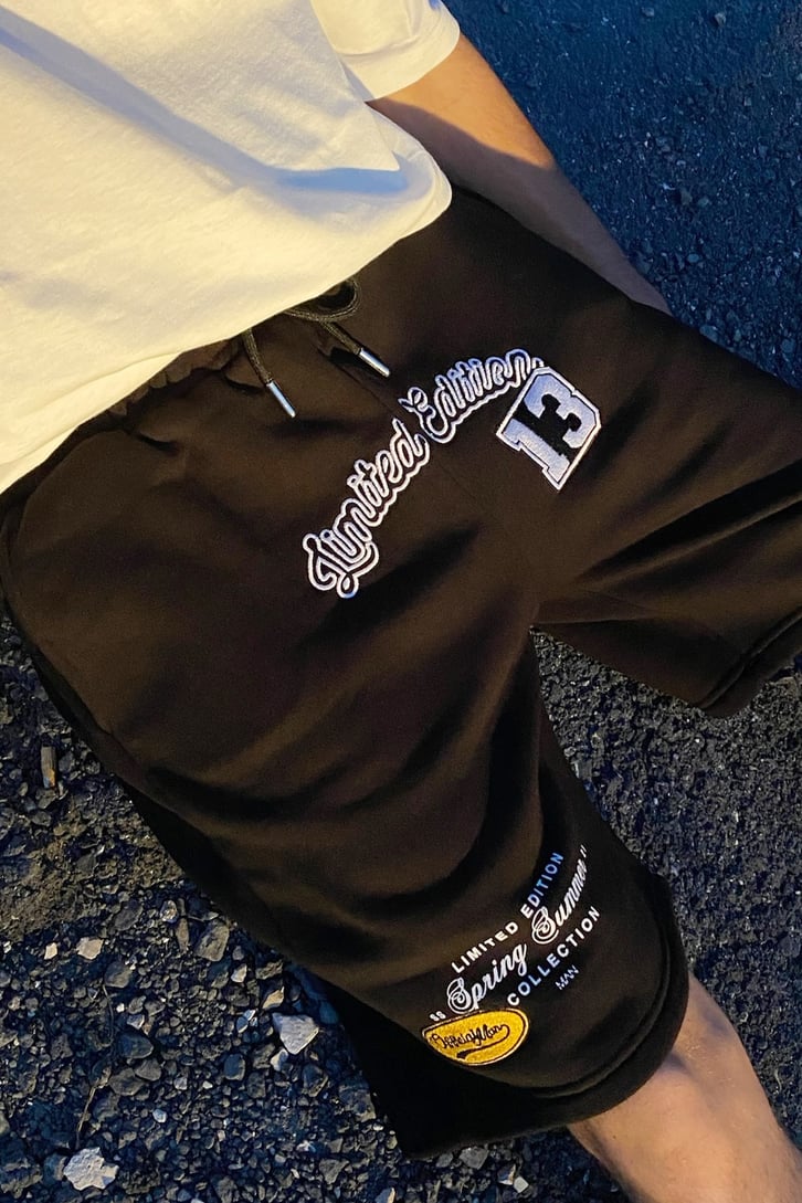 Limited Edition Patch Detay Siyah Şort