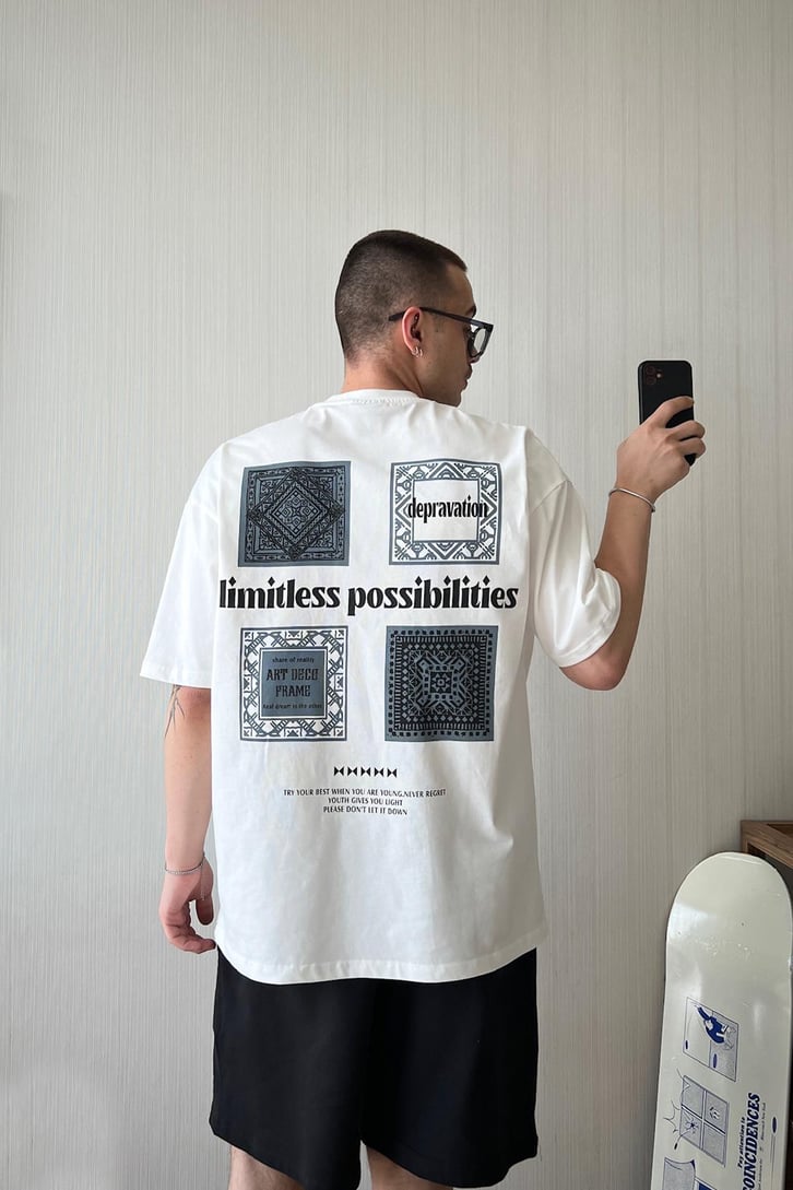 Limitless Possibilities Baskılı Oversize Tişört