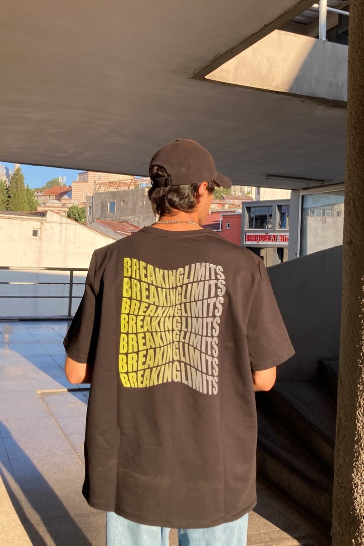 Limits Off Oversize Back Print Tshirt