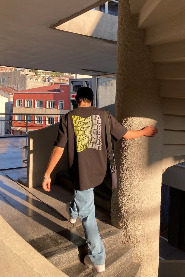 Limits Off Oversize Back Print Tshirt