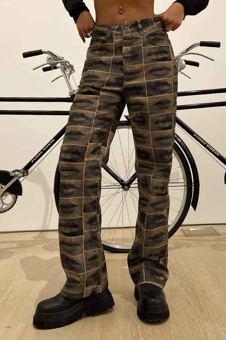 Lip Pattern Baggy Jean
