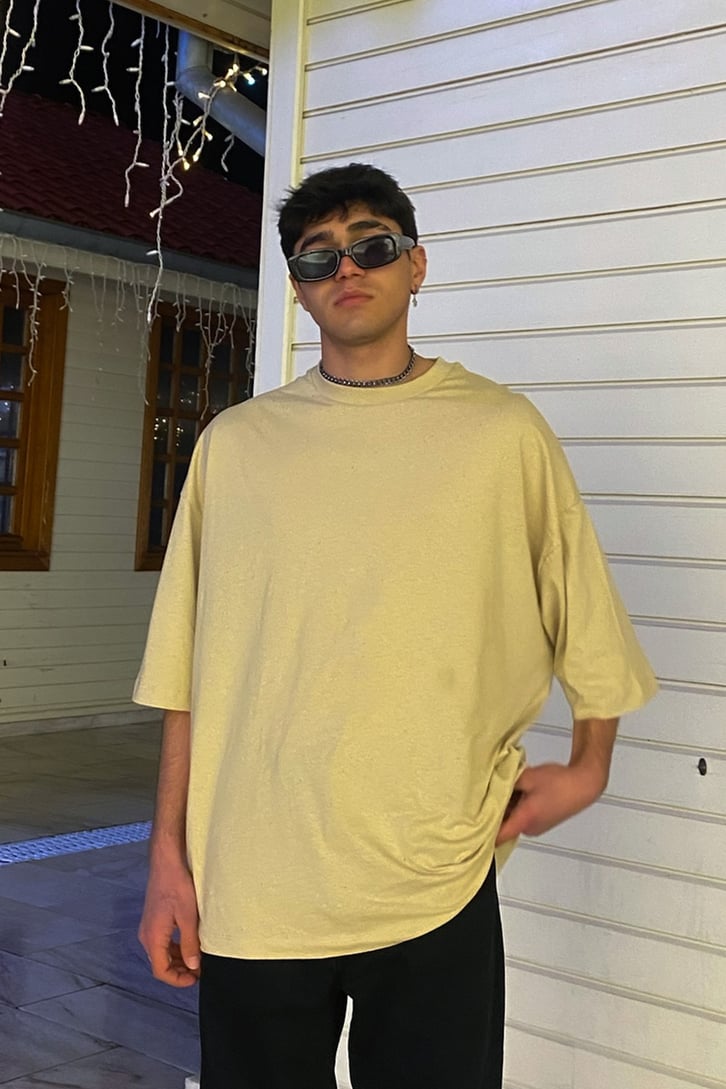 Listen To Your Dreams Oversize Premium Tee