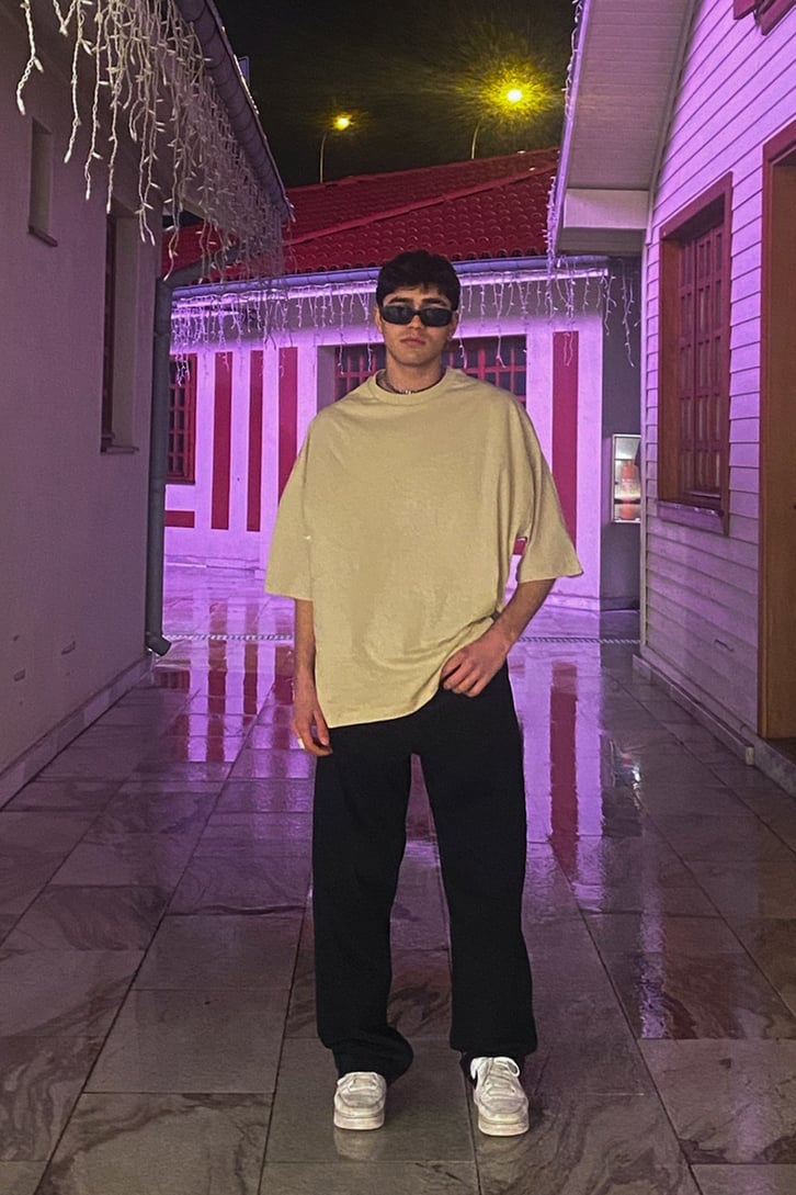 Listen To Your Dreams Oversize Premium Tee