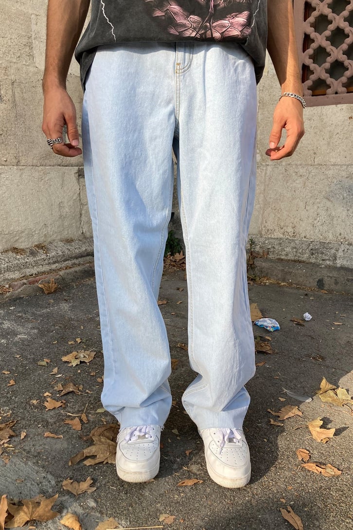 LOOSE FIT JEAN