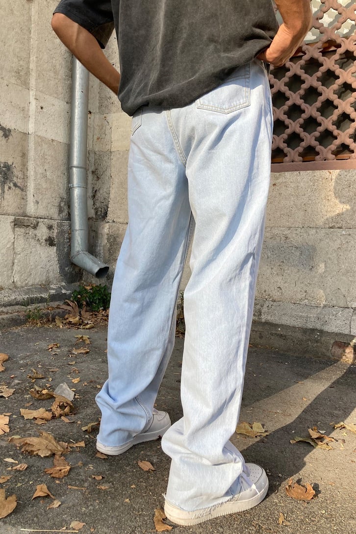 LOOSE FIT JEAN