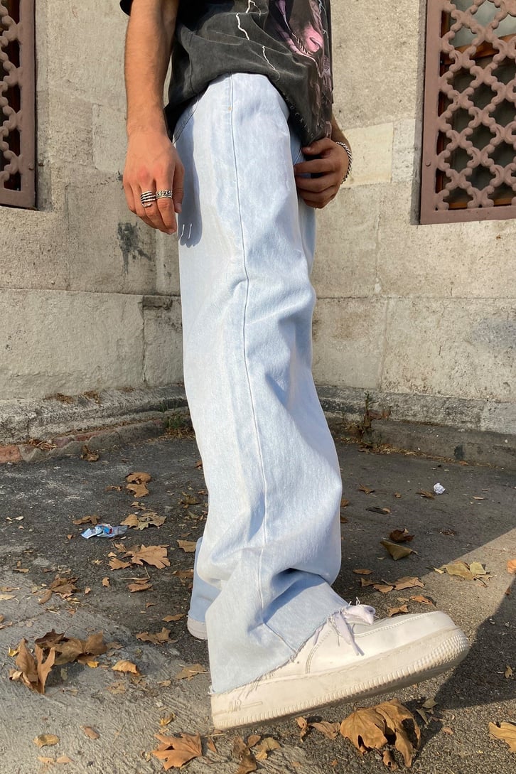 LOOSE FIT JEAN