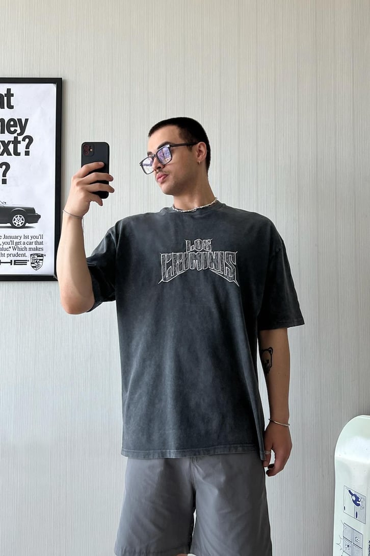 Los Criminis Nakışlı Acid Wash Oversize Tişört