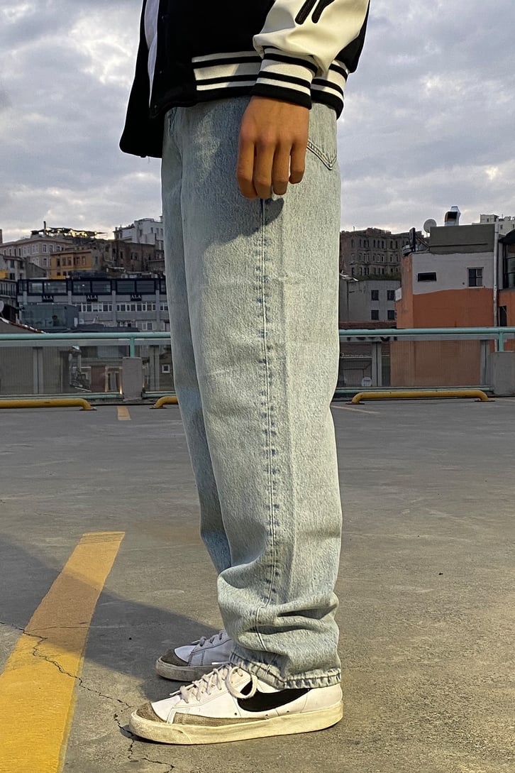 LOSSE FIT JEAN